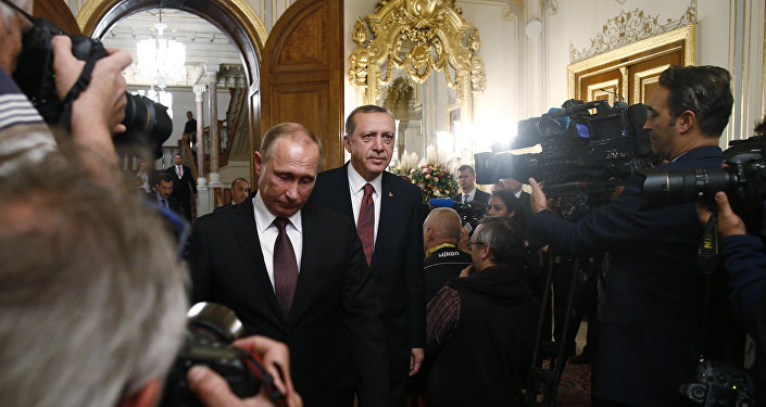 Председник Русије Владимир Путин и председник Турске Реџеп Тајип Ердоган на Светском енергетском конгресу у Истамбулу