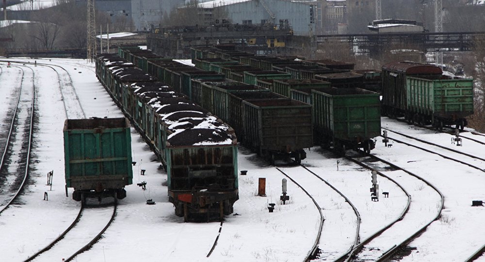 Вагони са угљем на железничкој станици у Доњецку
