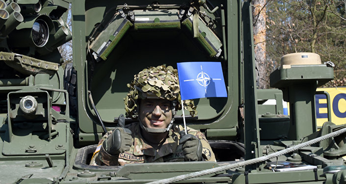 НАТО војник