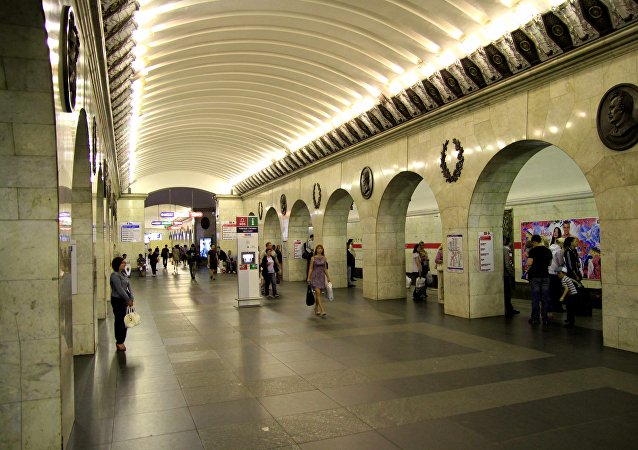 Десет особа је погинуло док је више од педесет рањено у експлозији у метроу у Санкт Петербургу