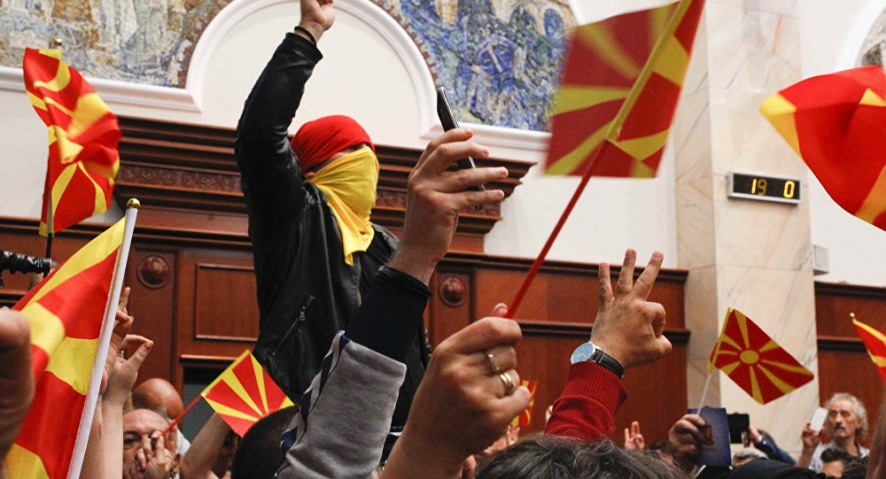 Упад демонстраната у зграду Собрања у Скопљу