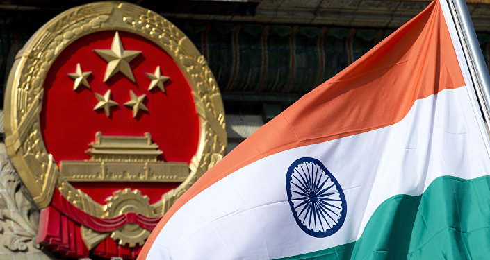 Амблеми Кине и Индије