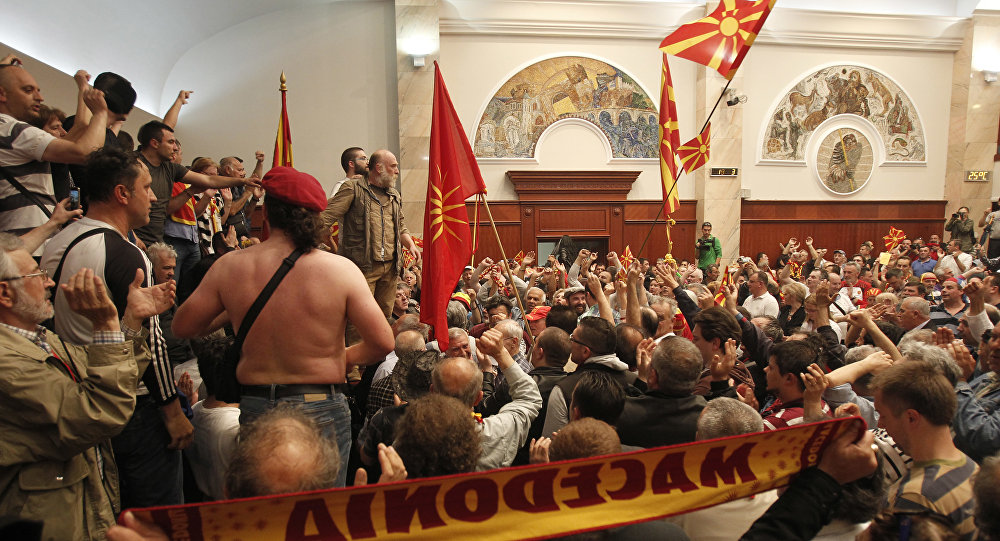 У Македонији потпуно безвлашће — пукао и локал!