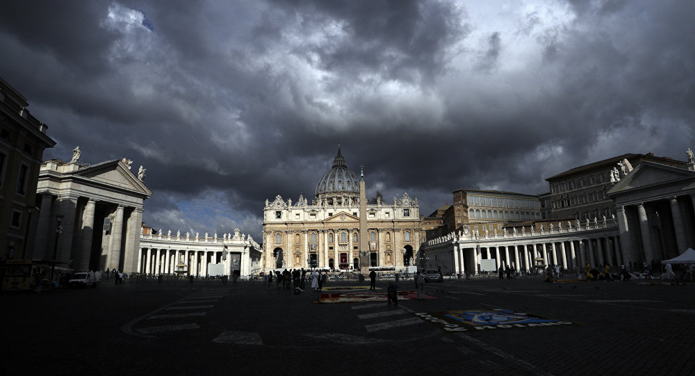 Тмурно небо над Ватиканом