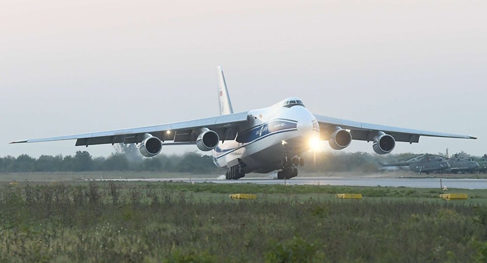 Авион Ан-124-100 којим су достављени мигови 29