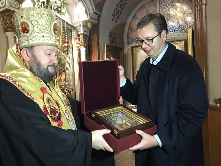 Владика Антоније је у име СПЦ и Подворја поклонио Вучићу икону Светог Николе