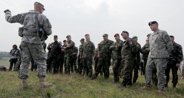 Војници НАТО-а током војне вежбе