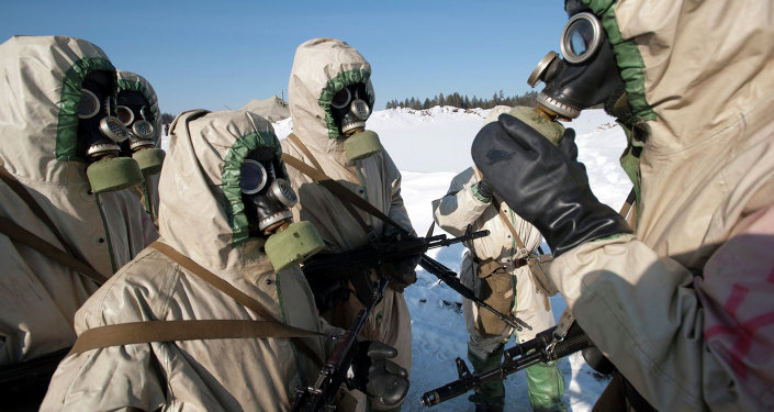 Војници на обуци против зрачења и биолошке и хемијске заштите